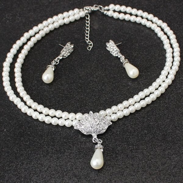 Vintage-inspired Pearl Jewelry Set - Image 3