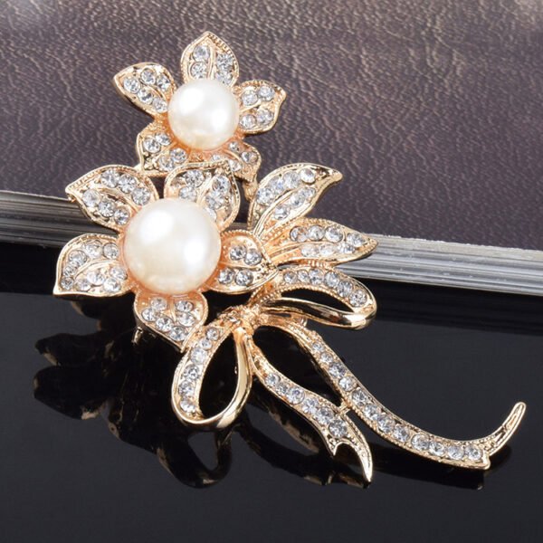 Pearl & Rhinestone Flower Brooch - Image 6