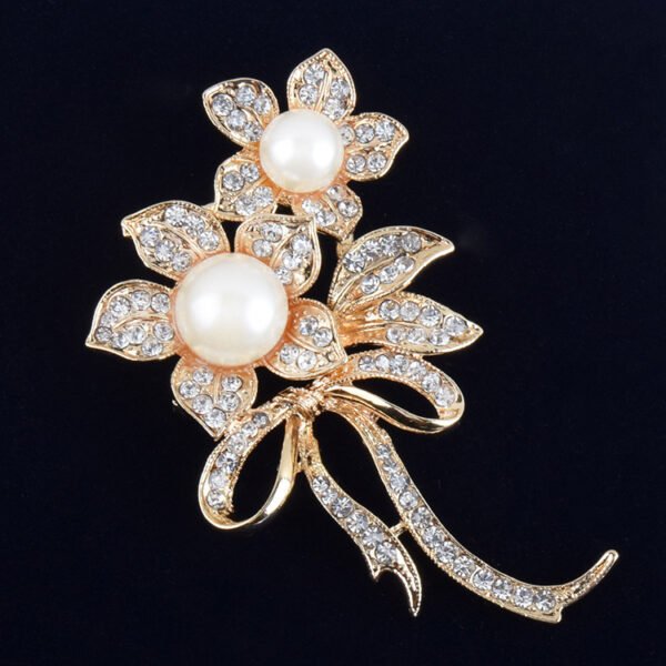 Pearl & Rhinestone Flower Brooch - Image 4