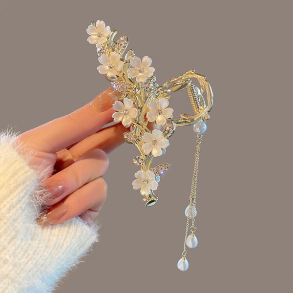 Bell Orchid Tassel Hair Clip