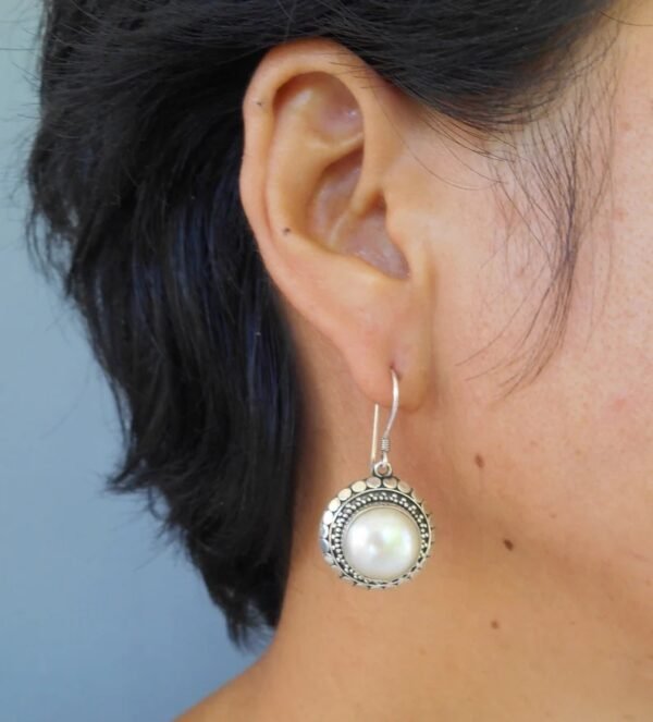 Retro French Buckle Earrings - Image 5