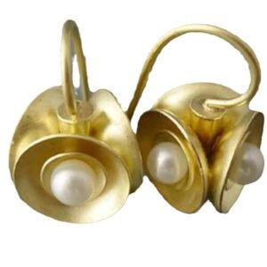 Maillard - Style Lily Pearl Eardrops