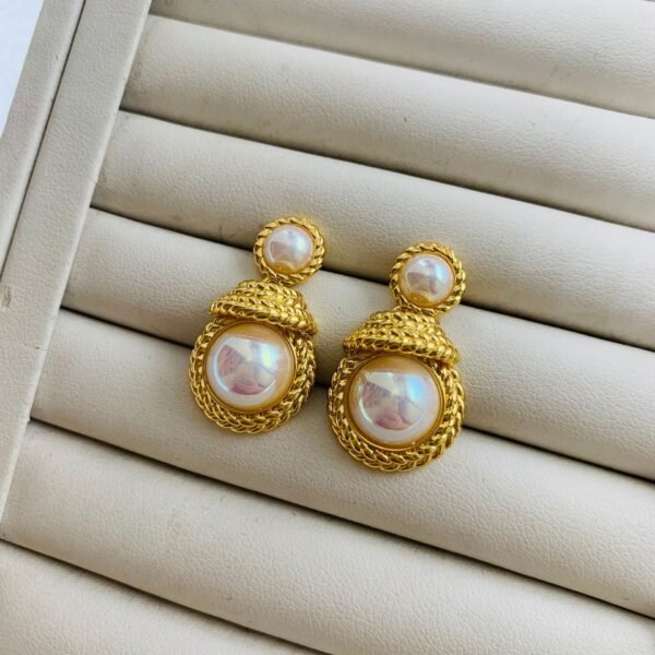 Vintage Pearl Earrings - Image 3