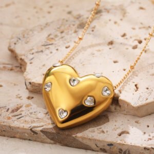 Retro Heart - Shaped Zircon Necklace