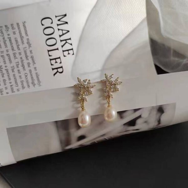 Freshwater Pearl Earrings - Image 4