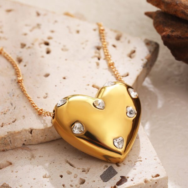 Retro Heart - Shaped Zircon Necklace - Image 3
