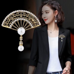Retro Fan - Shaped Pearl & Zircon Brooch