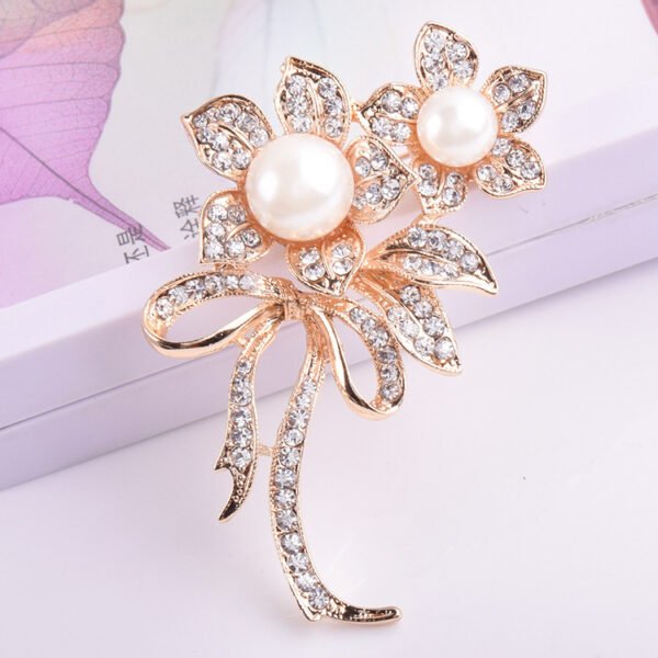 Pearl & Rhinestone Flower Brooch - Image 5