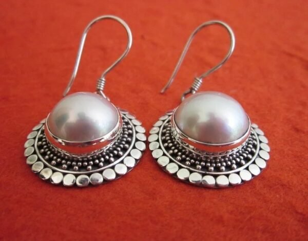 Retro French Buckle Earrings - Image 4