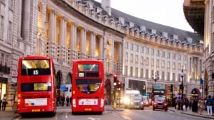 London: Exploring Its Geography, History and Luxury Spots