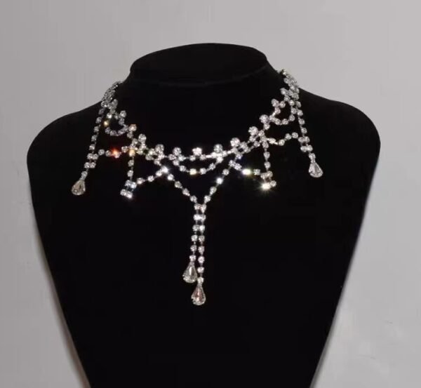 High - End Rhinestone Choker Necklace - Image 5